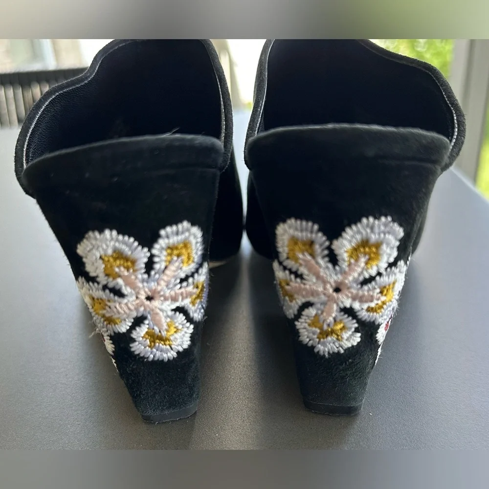 Tory Burch Floral‎ Embroidered Block Heel Slide Sandals - Size 6.5